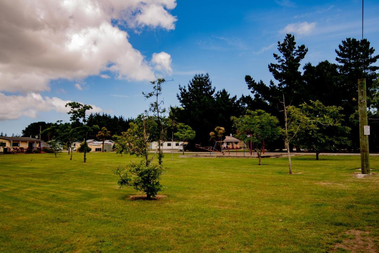 Beach Road Holiday Park Otatara Extérieur photo