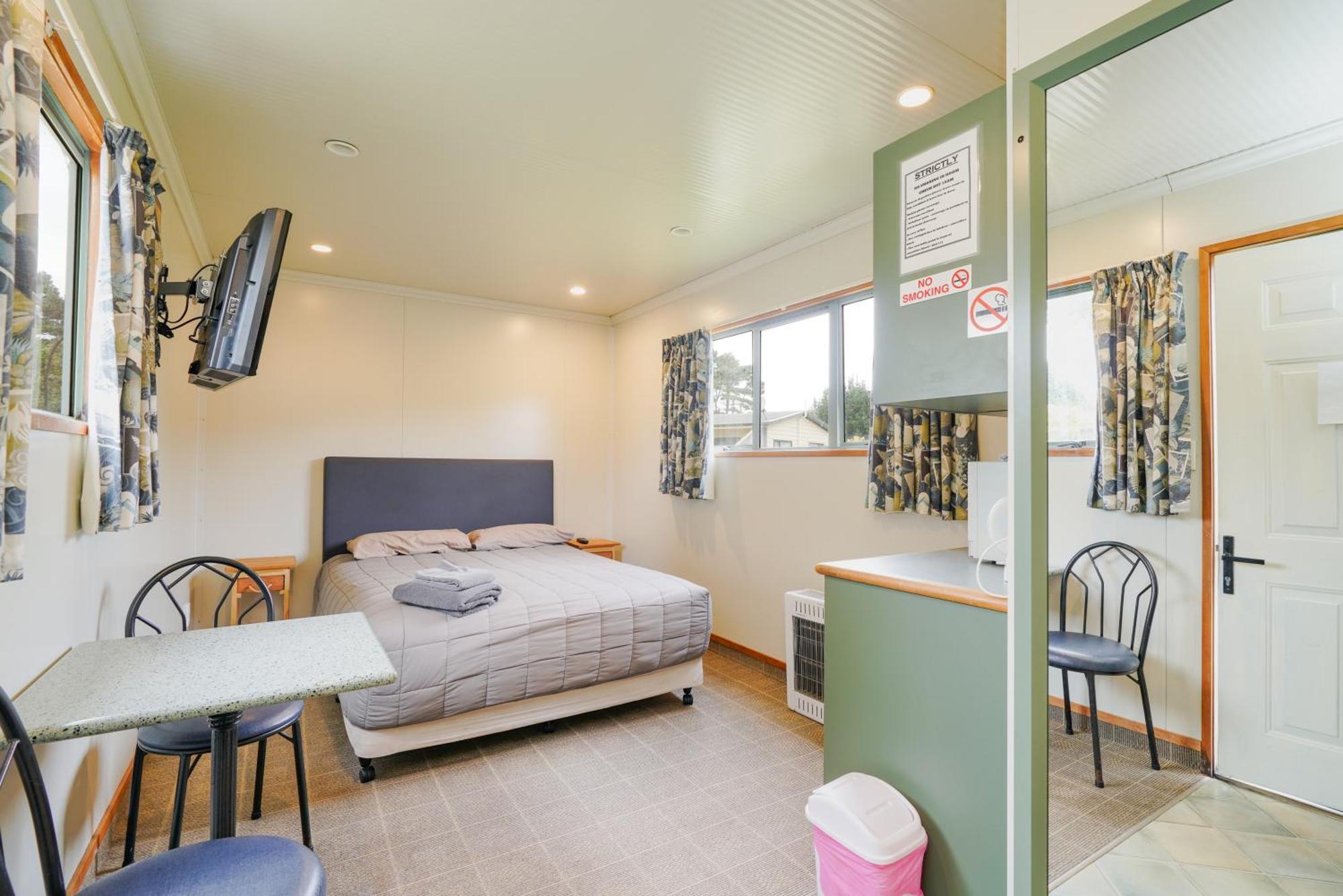 Beach Road Holiday Park Otatara Extérieur photo