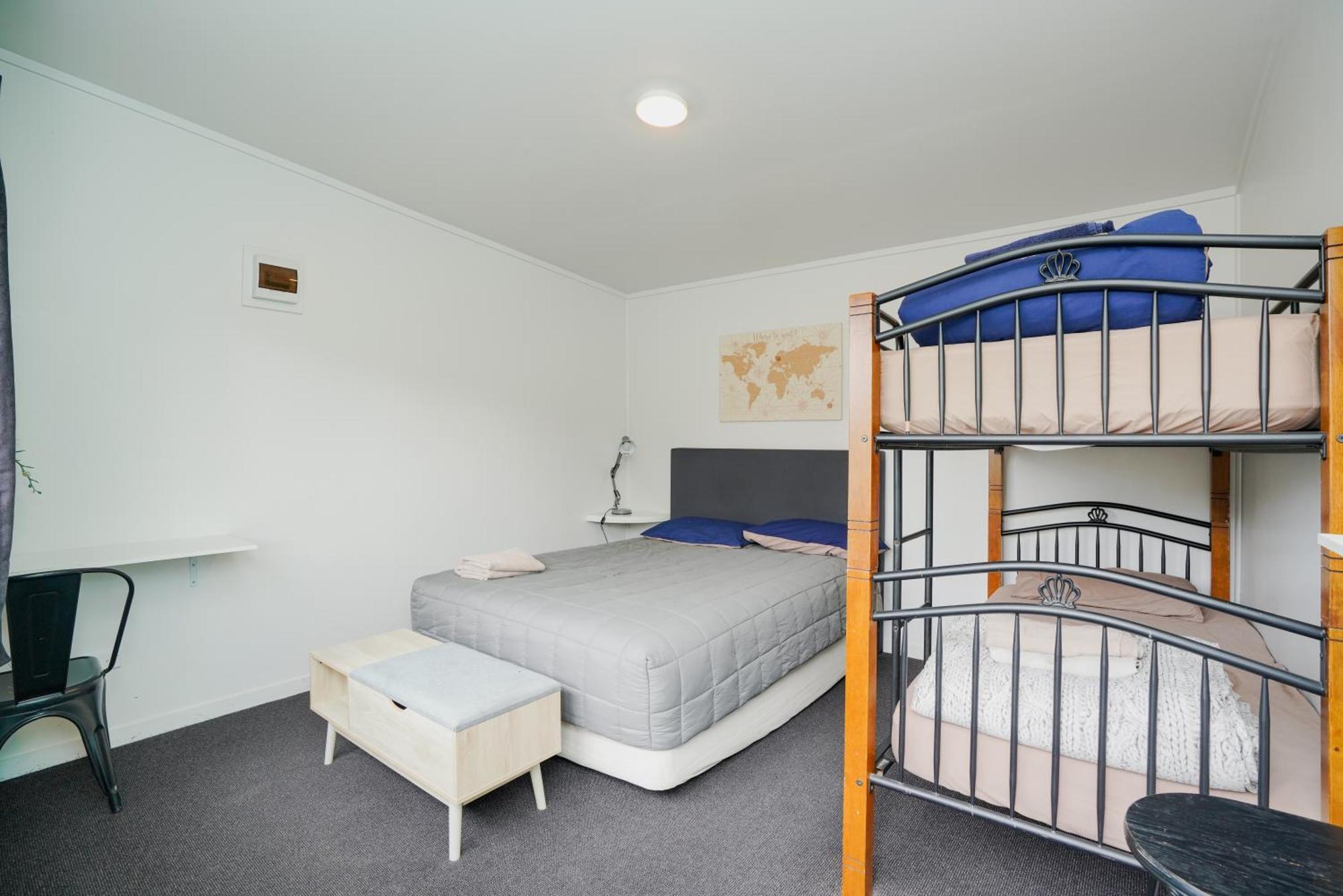 Beach Road Holiday Park Otatara Extérieur photo