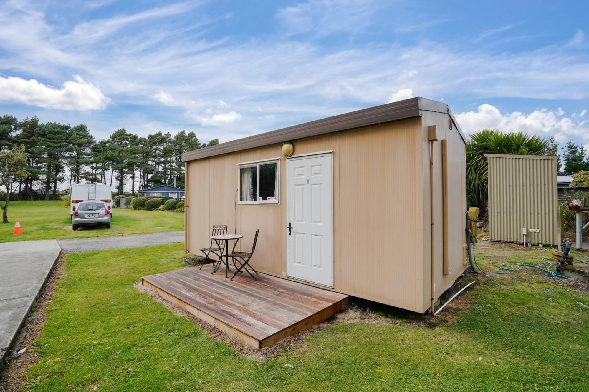 Beach Road Holiday Park Otatara Extérieur photo